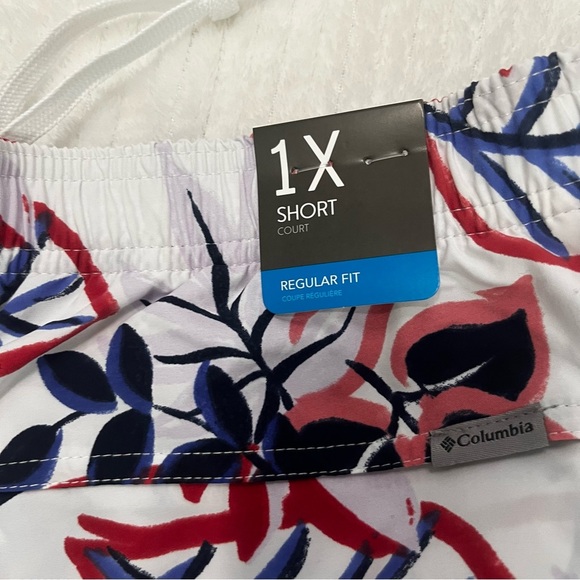 Columbia Women's Shorts with Red and Blue Leaf Pattern - Picture 4 of 6
